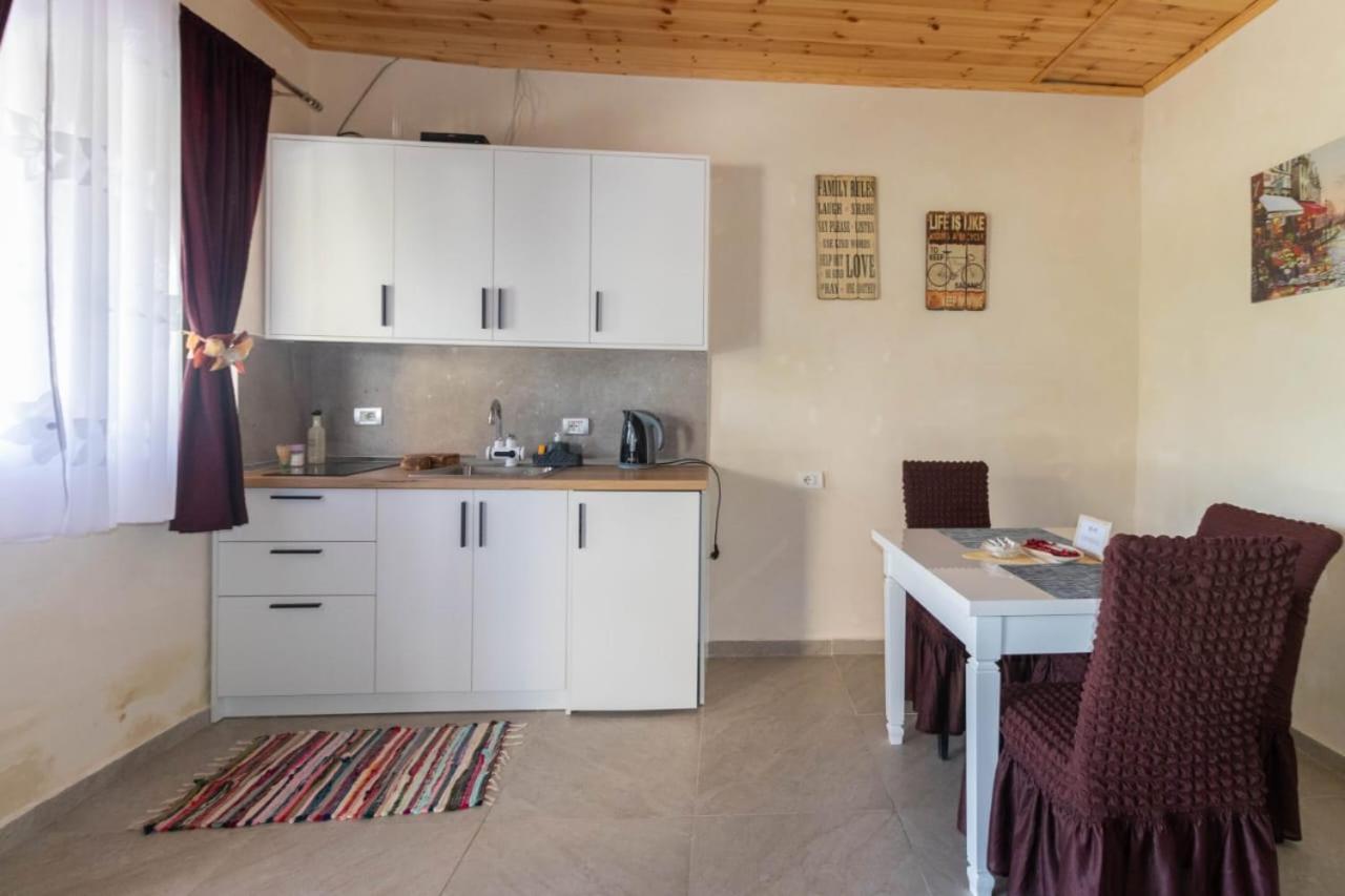 Olive Oasis Studio Berat Esterno foto