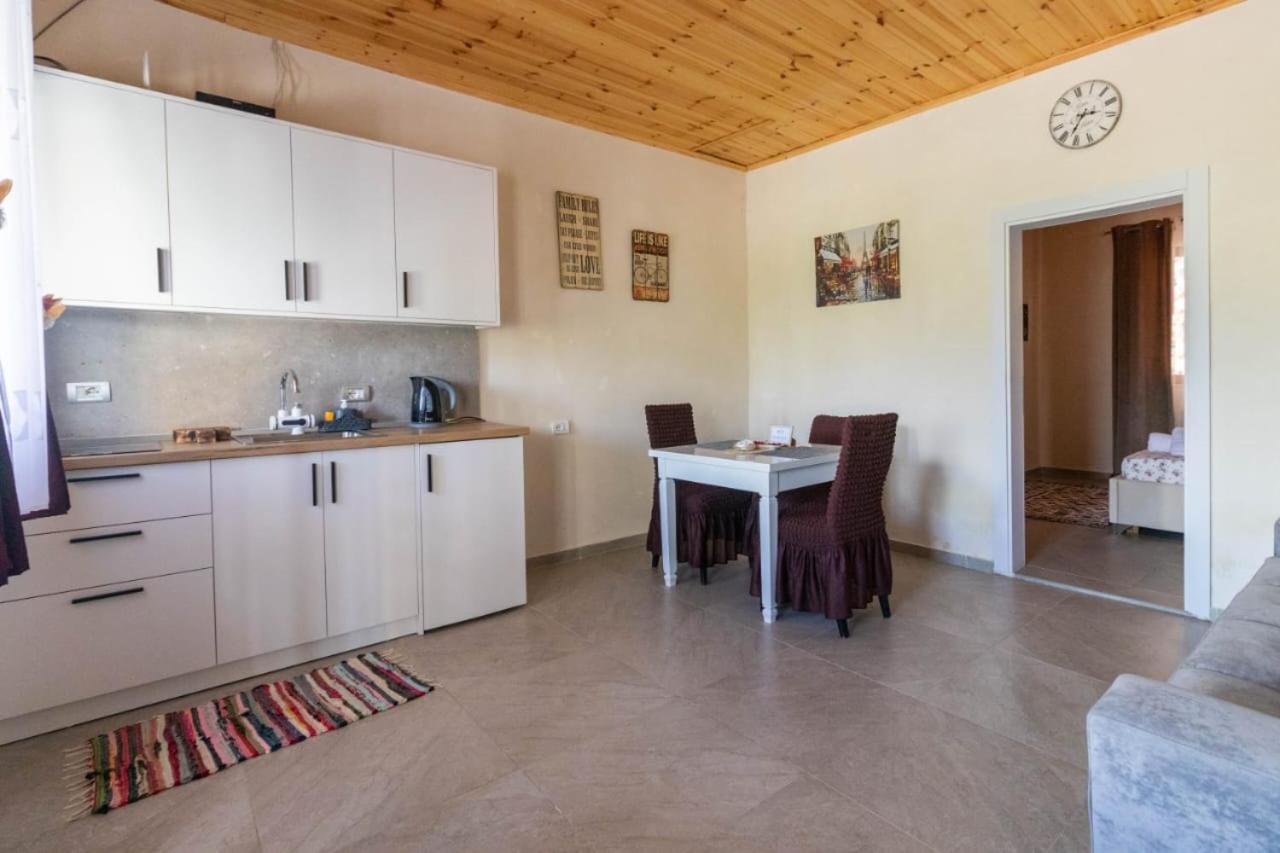 Olive Oasis Studio Berat Esterno foto