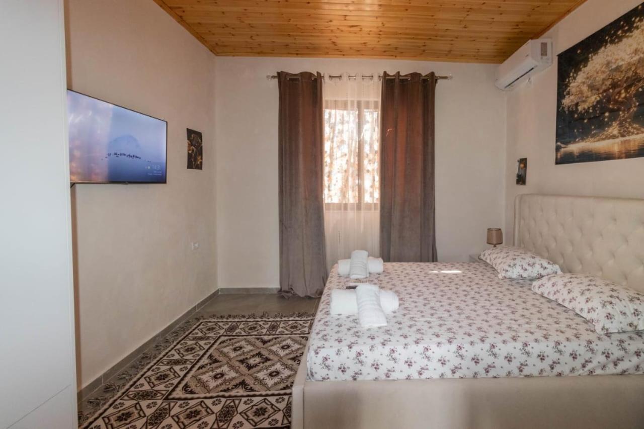 Olive Oasis Studio Berat Esterno foto